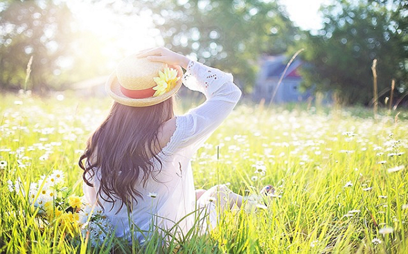 mujer en el campo